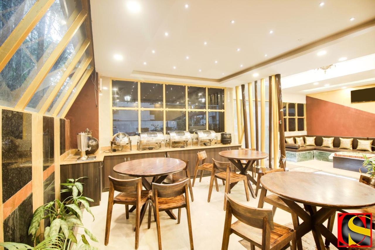 Candolim Sands Hotell Eksteriør bilde